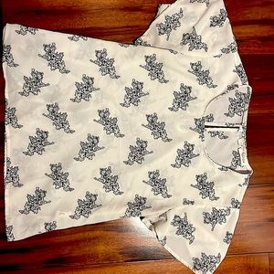 This is a womens shirt